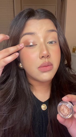 อายแชโดว์สีเดียวที่ทำให้คุณดูดีได้เลย! รีวิว Hourglass