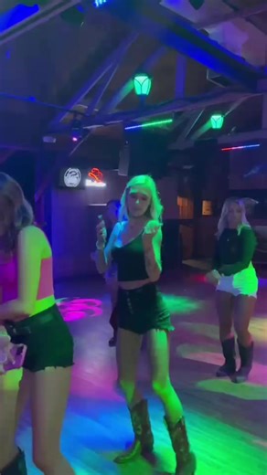 right foot, left foot, then turn with it 🤪 #linedancersoftiktok #flex #flexlinedance #linedancing #girlswhodance #learntolinedance #linedance #cupid #flexlinedancechallenge #dancewithme #trending