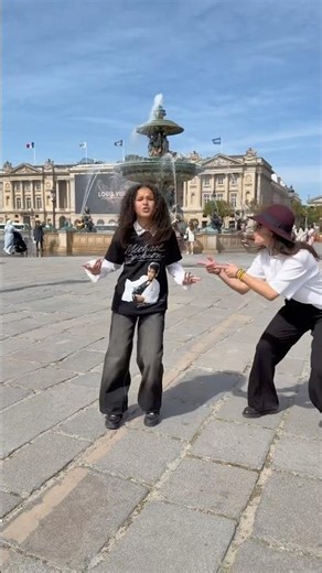 I surprised this MJ fan with the Beat It Routine 😍 #michaeljackson #paris