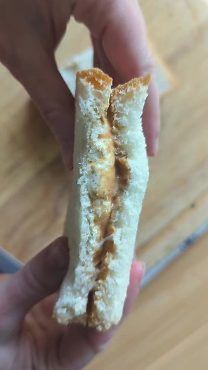 The Fluffernutter from Massachusetts #fluffernutter #sandwich Don't roast us too hard for not using the og fluff #massachusetts