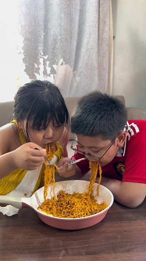 Ultra Volcano Chicken - Spicy Reaction Video