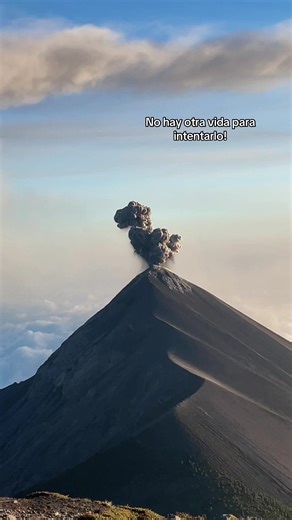 Volcán Acatenango & Volcán de Fuego Sunsets