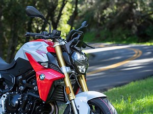 49K views · 171 reactions | BMW’s all-new 2020 F 900 R naked bike (starting at $8,995) certainly made an impression on us during its official US press ride introduction in Santa Barbara, California (learn more in the 2020 BMW F 900 R Review First Ride). And after logging a few hundred more miles on this Berlin-built motorcycle we’re even bigger fans of it, especially for around-town commuting. | Motorcyclist Magazine | Facebook