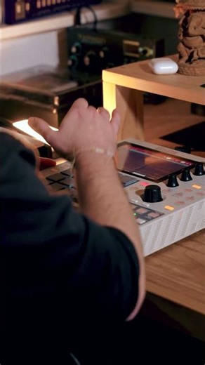 Flipping a soulful vocal sample on the MPC One | Boom Bap Hip Hop Beat Making