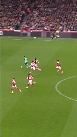 ARSENAL PLAYERS SPRINTING BACK!