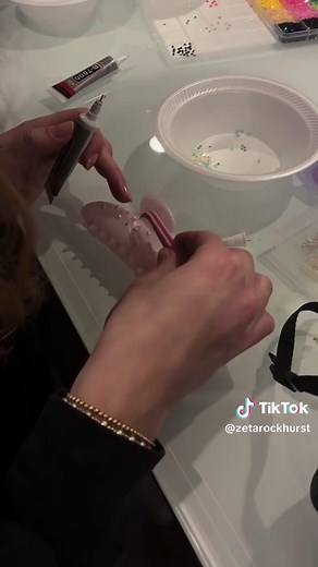 BEDAZZLE NIGHT WAS A SUCCESS ✨💗 We had so much fun at our bedazzling sisterhood event tonight, never a dull moment with our girls ⭐️ #sisterhood #sisterhoodevent #sorority #zeta #bedazzled