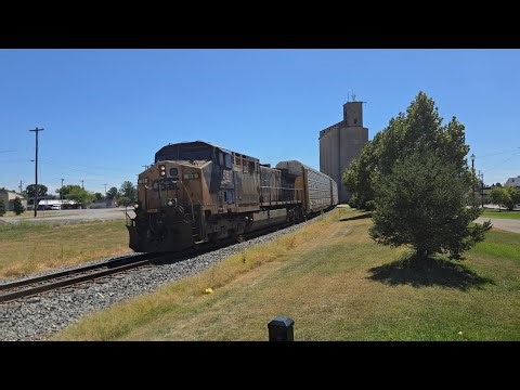 A Stop in Seymour, IN w a Northbound CSX vehicle train 09/01/25