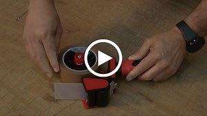 Comment changer le ruban adhésif d’un dévidoir professionnel ?