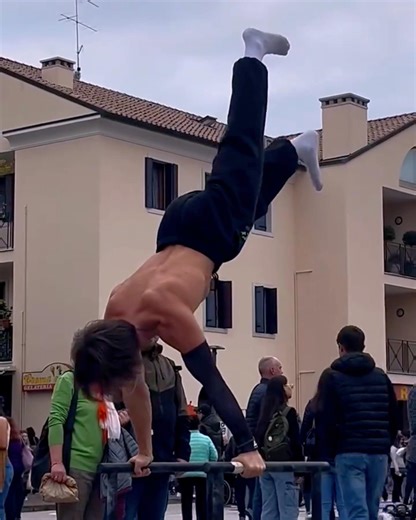 Reaction of the public Calisthenics videos #calisthenics #aura🗿😈