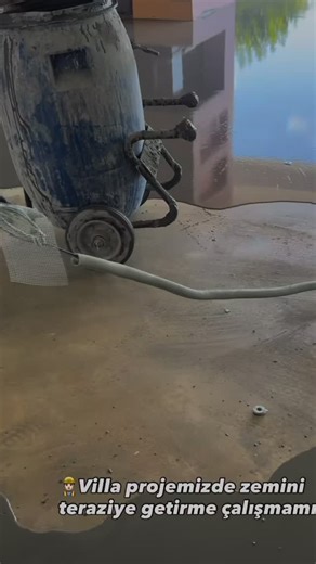 Epoxy Cowboy 🤠 on Instagram: "⚙️ MAPEI x Epoxy Cowboy – Der perfekte Untergrund für Premium-Böden. Jeder Boden ist nur so stark wie sein Untergrund. Darum setze ich als Epoxy Cowboy auf MAPEI als starken Systempartner für die professionelle Untergrundvorbereitung. Mit MAPEI-Ausgleichsmassen, dem richtigen Werkzeug von Storch und präzisen Mischverhältnissen entsteht ein perfekter Untergrund – die Grundlage für alle weiteren Beschichtungen und Beläge. ✅ Gleichmäßiger Ausgleich ✅ Maximale Haftung 