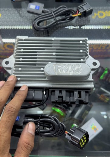 TERGEMPAR!!! FROG GARAGE dah keluarkan ECU weiiii! Khas buat pengguna NVX V1/V2 KEYLESS, NVX V3 ABS KEYLESS dan NMAX V3 SAHAJA! Bukan cikai punya ECU, boleh buat DYNO siap 🐸🐸👍🏻 Didatangkan dengan 4 mode untuk anda cuba sendiri, boleh guna untuk backfire dan timing kuda! stock tak banyak, pm CIPOT untuk terus dapatkan harga berbaloi baloi mesra poket dan wallet!!! 💸💸🔥 #froggarage #setupurride #modifikasiscooter #scooter