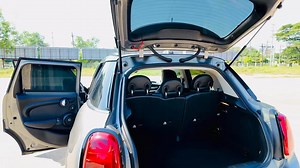 Mini cooper 2017 လေးပါ။ ကားလေးတွေရောင်းချင်တယ်ဝယ်ချင်တယ်ဆိုရင် ကျွန်တော်မောင်သန့်ဇင်ကို သတိရပေးပါလို့ခင်ဗျ ။ | MG THANT ZIN