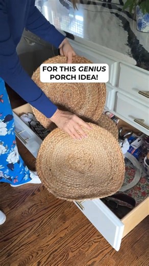 The BRILLIANT new front door idea with Walmart placemats! 😍 #walmart #diy | DIY with Hometalk