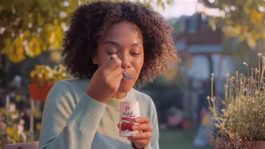 Yoplait Strawberry Yogurt TV Spot, 'Perfectly Ripe'