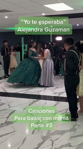 Breathtaking Mother-Daughter Quinceañera Dance with 'Yo Te Esperaba' Vals