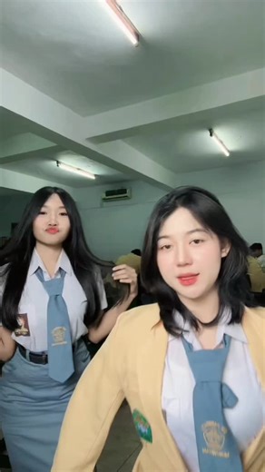 Dasi Utas Panjang BGT: Gaya Hidup Lush