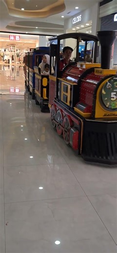 naik kereta api thomas tut tut