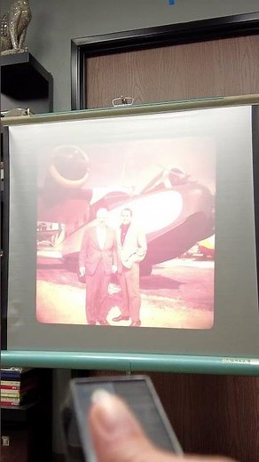 Feel the Nostalgia of Kodak's 850H Slide Projector!