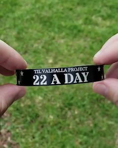 Til Valhalla Project honors fallen heroes that are military, law enforcement, and first responders at no cost to the family. 🇺🇸 Help us honor the 22 vets a day that take their own lives with this laser engraved wristband with 22 stars. ⭐ Get yours here -> https://bit.ly/2JNWc0W | Til Valhalla Project