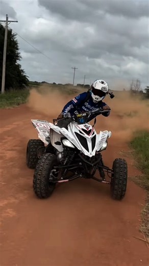 With the confidence of #DiamondJCustoms 📸 @carlos_sg_atv One stop for all your ATV customization. Shock conversion, widening kits, lowering kits, wheel conversion & a lot more. You name it, we got it 💎 Half the price of our competitors 💎 Shipped within 24 hours #ATV #DiamondShocks | Diamond J Customs