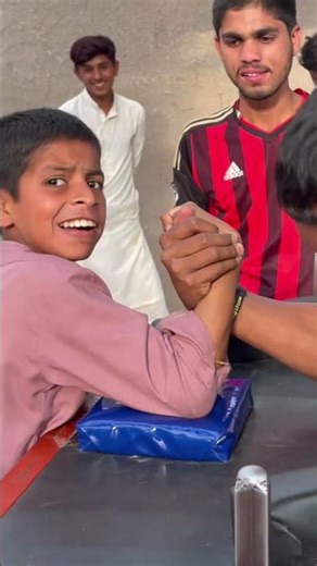 Little boy challenge 😱 #armwrestlingworkout #armgame #armsport #viralvideo #shortsviral ￼