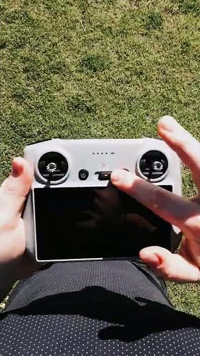 DJI RC Review + Drone Smart Controller Comparison