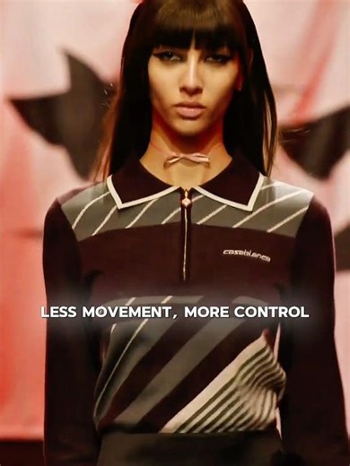 Yasmin adapts to runway direction #runwayanalysis #highfashion #modelwalk