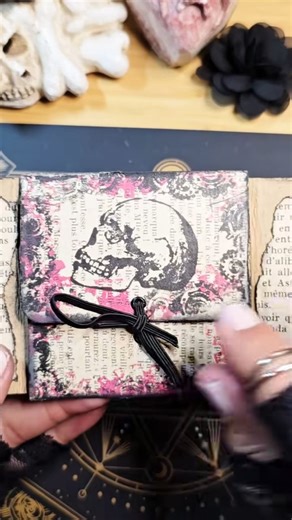 𝗦𝗮𝗶𝗻𝘁 𝗩𝗮𝗹𝗲𝗻𝘁𝗶𝗻 💕🖤💀 Collection 𝗗𝗮𝗿𝗸 𝗔𝗰𝗮𝗱𝗲𝗺𝗶𝗮 ▪️tampon rose ▪️tampon gothique & vintage #valentine #rubberstamp #junkjournal #scrapbookingsupplies #diy | Dark Scrap