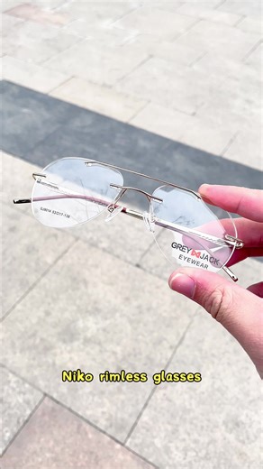 Tired of heavy, bulky glasses? These rimless aviators are a game-changer. Flexible spring hinges mean no pinching, and the gold finish elevates any fit. 🔗：Get $15 off your first pair with code V15. Don’t sleep on this! ✈️ #glasses #eyewear #fashion #alsomiaglasses #foryoupageofficiall