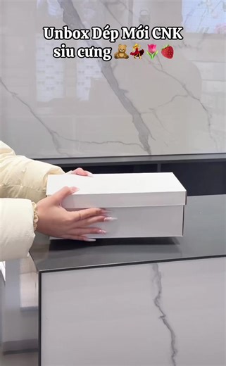 Unbox dép sandal mới siêu dễ thương từ Charles & Keith