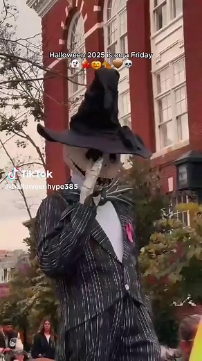 Halloween 2025 is on a Friday 💀🖤🤎🍂🎃🍁👻 #salemmassachusetts #salemma #witchcitysalem #salemtiktok #salemmass #witch #witchtok #foru #salem #halloween #spookyseason #autumn #october #fall #fallaesthetic #autumnaesthetic #halloweentiktok #falltiktok #witchyvibes #newengland #witchythings #witchywoman #fypシ #salem #witchtok #spookyseason #salemwitchtrials #witchtown #fo #salemmassachusetts #spooky #massachusetts #spookyszn #ma #boston #todoinboston #fyp #witch #massachusetts #witch #witchtok #