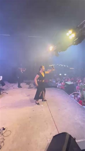 Éxitosa Noche de Comadres en Santa Cruz