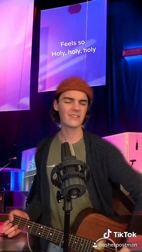 Non-Denominational Church Worship Experience in 2021