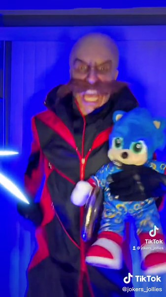 Excited for Sonic 2: Sonic Cosplay Run