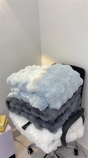 Cozy Fluffy Blankets for Home Decor