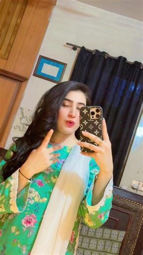 Heer Khan Official – Singer and Trendy Girl Spotlight