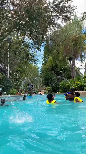 Aquatica Lazy River Exploring Fun and Relaxation