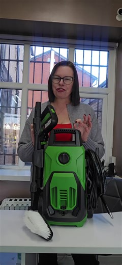 straame elite pressure washer. compact east to carry great for jet washing cars driveways and patios #pressurewasher #jetwash #fyp #tiktokmademebuyit #dealdrops @STRAAME