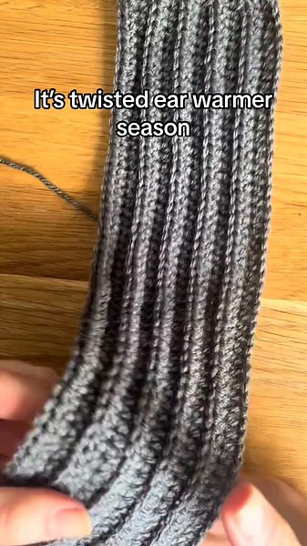 Twisted Ear Warmer Crochet Tutorial for Beginners