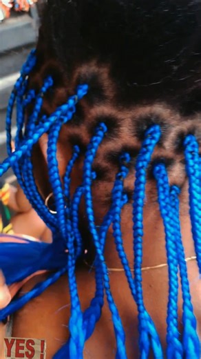 Electric Blue Knotless Braids 💙🔥 | Neat Parts & Bold Vibes