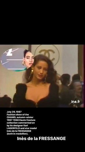 Inès de la FRESSANGE July 29, 1987 Fashion show of the CHANEL autumn-winter 1987 1988 Haute Couture collection commented on by its designer Karl LAGERFELD and star model Ines de la FRESSANGE (both in medallion). | Runwaymodel