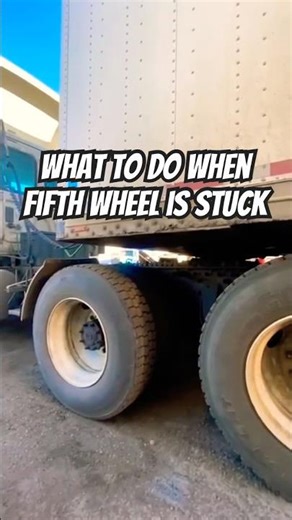 How to FIX a stuck fifth wheel on a tractor-trailer #truckdriver#trucking#truck#cdl#automobile