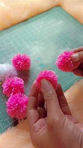 DIY wool keychain 🌸✨# craft idea 🌷# like and subscribe
