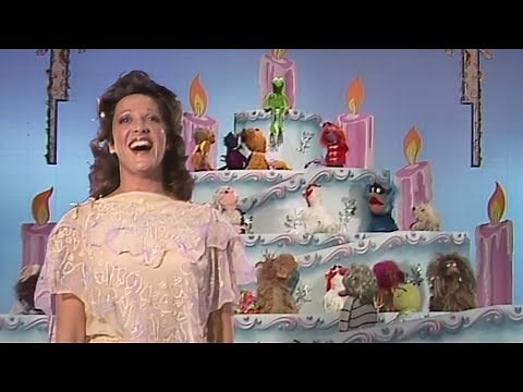 The Muppet Show - 406: Linda Lavin - “Beyond the Blue Horizon” (1979)