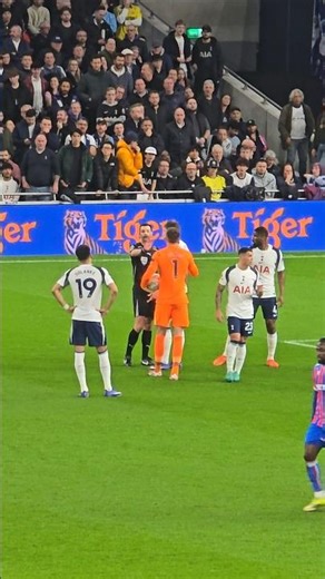 MICKY VAN DE VEN RED CARD: Spurs Defender Sent-Off For Pulling Back Sarr: Tottenham v Crystal Palace