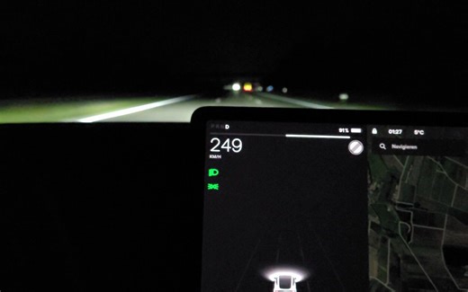 特斯拉 Model Y Performance 0-253km/h 高速驾驶