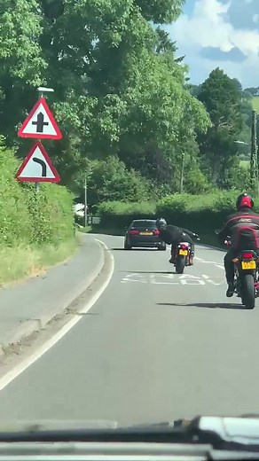 the fastest way to take a corner🤌🏼📝 #hondagang #hondamonkey #hondagrom