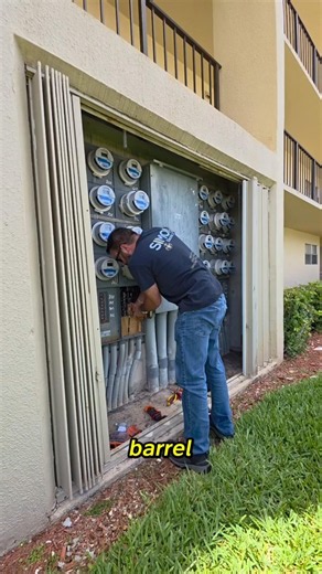 How to repair ground lug on FPE meter bank Wellington FL. Simon Electric