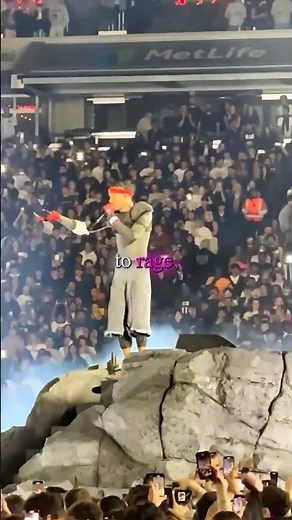 Travis Scott YELLING at VIP-tickets🤬