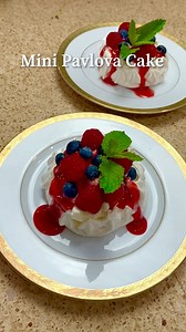 39K views · 384 reactions | Mini Pavlova Cake with Berries, Perfect for 4th of July!  | Mrs. Dee Penda | Facebook